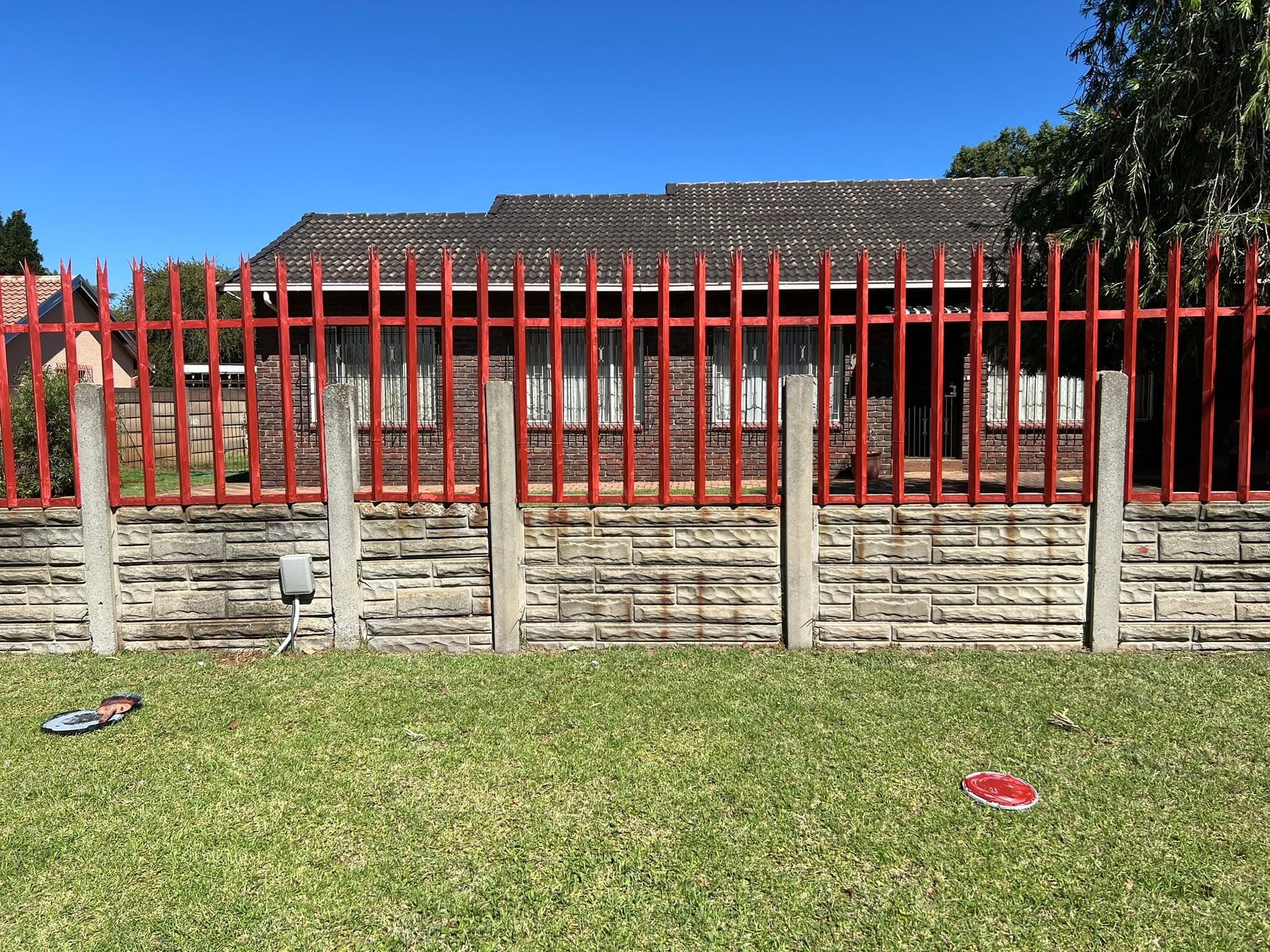 Fence painting restoration